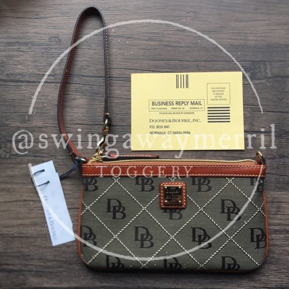 NWT Dooney & Bourke Large Slim Mini Bag / Wristlet - Picture 8 of 8